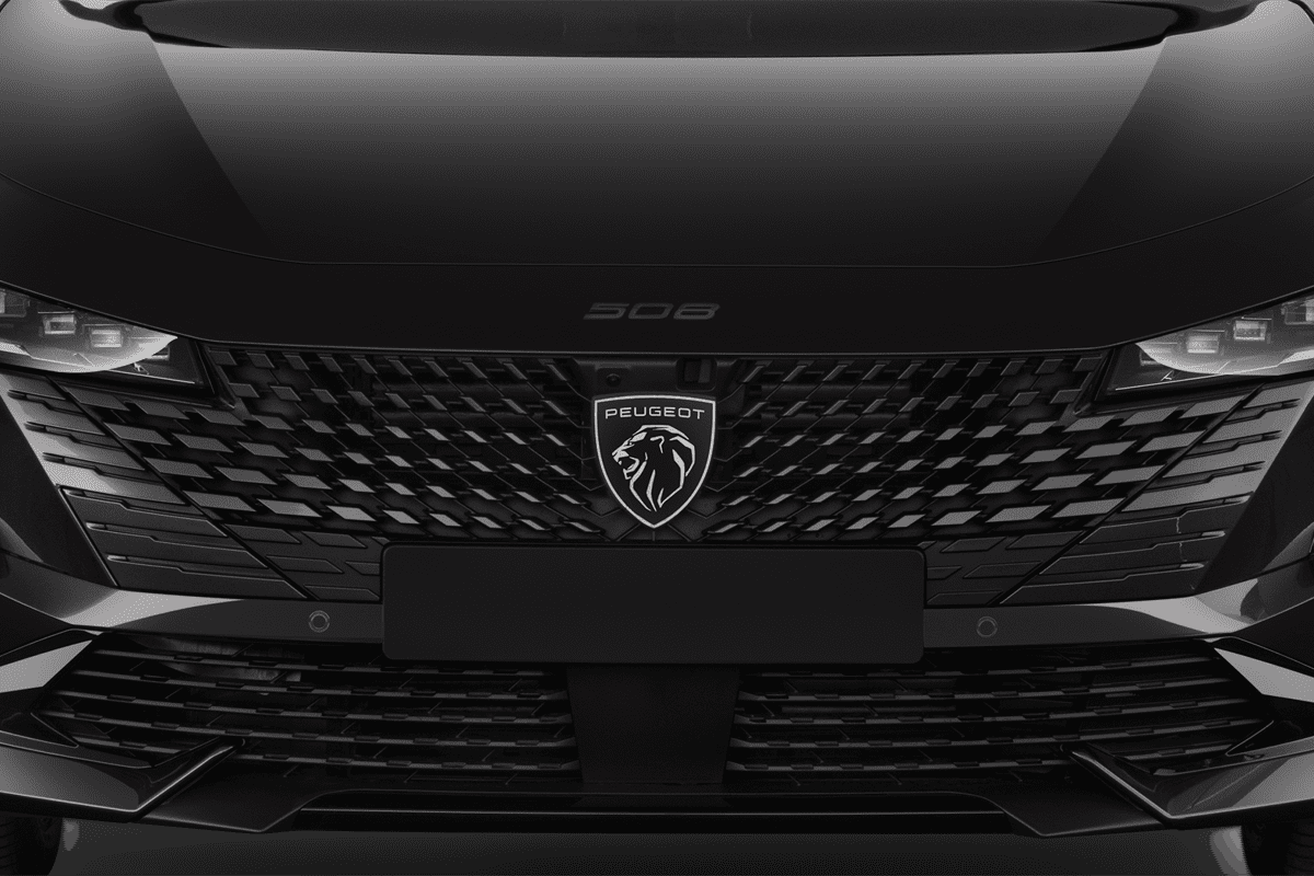 Kühlergrill eines Peugeot 508 SW PSE