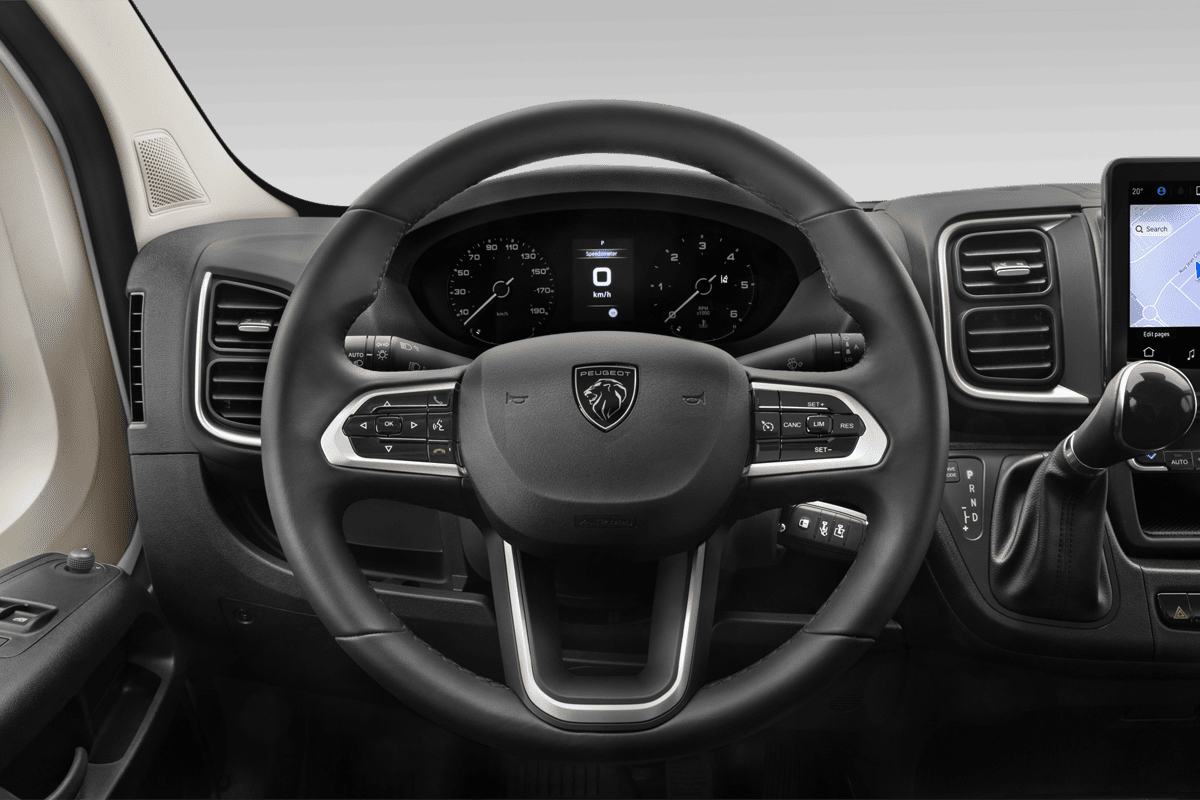 Lenkrad eines Peugeot e-Boxer