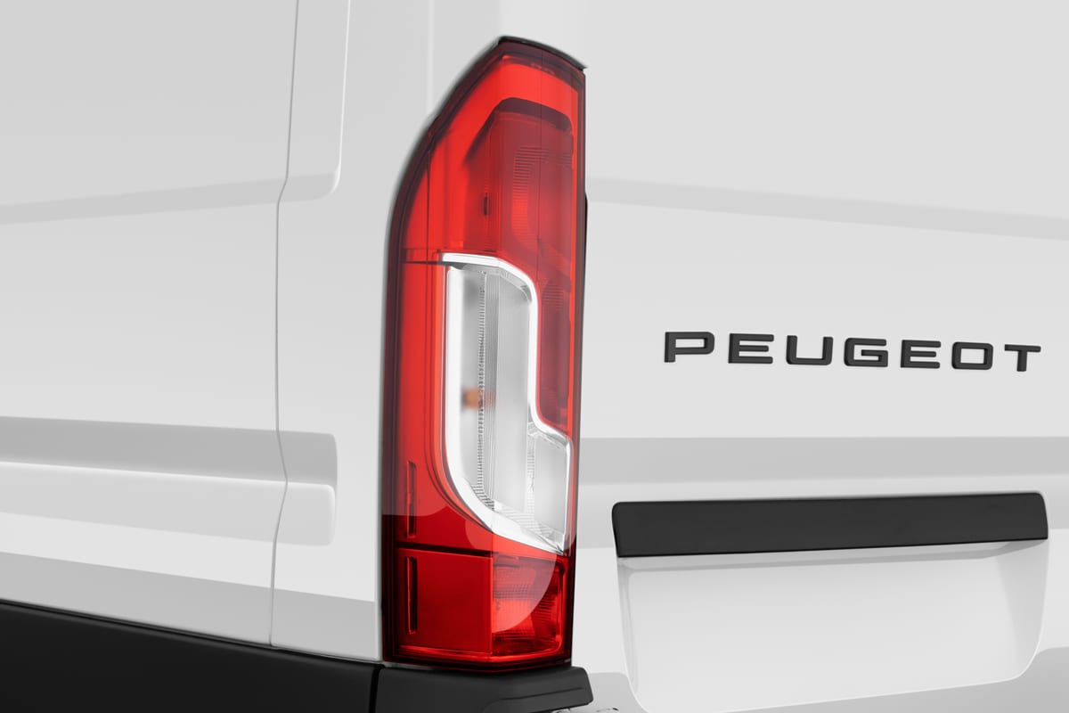Heckleuchten eines Peugeot Boxer Kastenwagen