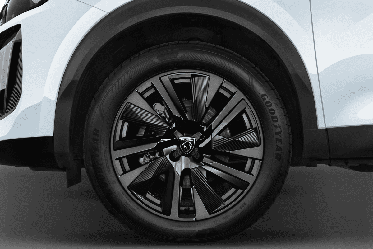 Radkappe oder Felge eines Peugeot e-2008