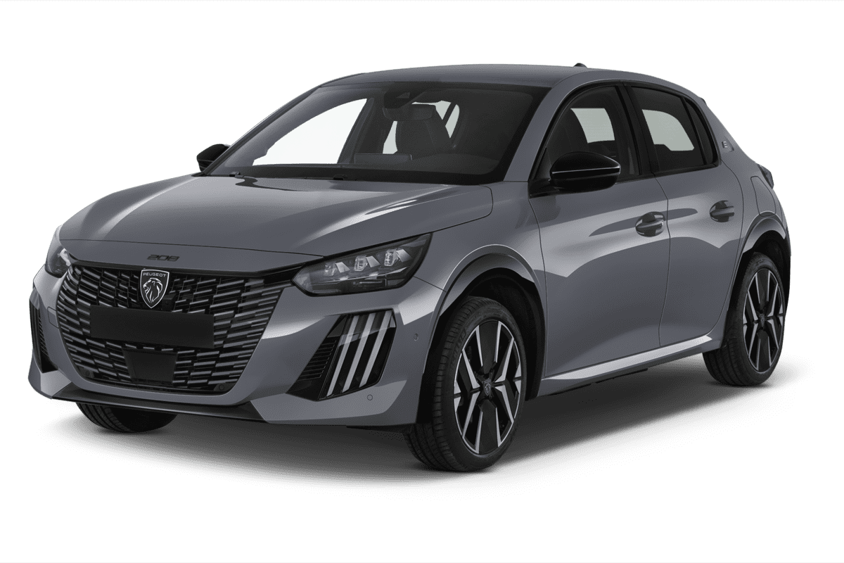 Schräge Frontansicht eines Peugeot e-208, freigestellt