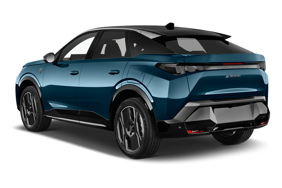 Schräge Heckansicht eines Peugeot 3008 Hybrid , freigestellt