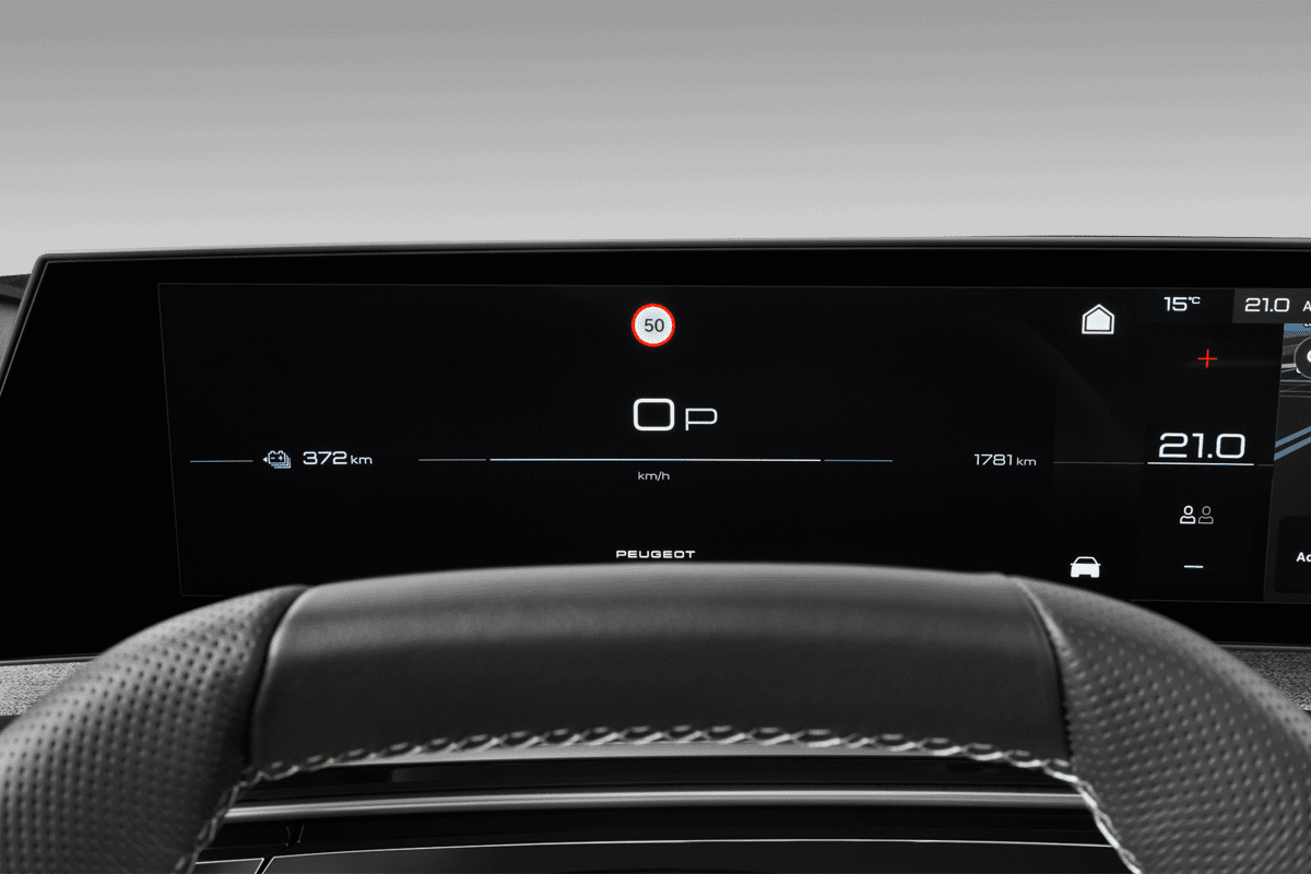 Kombiinstrument eines Peugeot 3008 Hybrid 