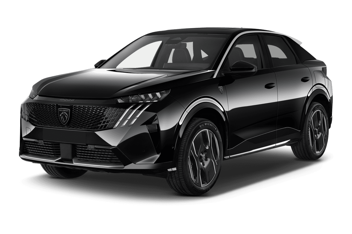 Schräge Frontansicht eines Peugeot e-3008 , freigestellt