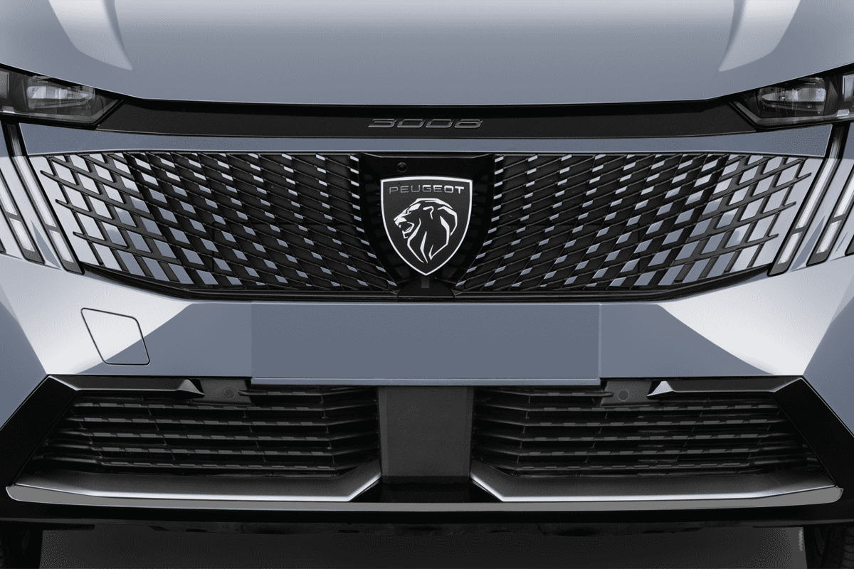 Kühlergrill eines Peugeot e-3008 