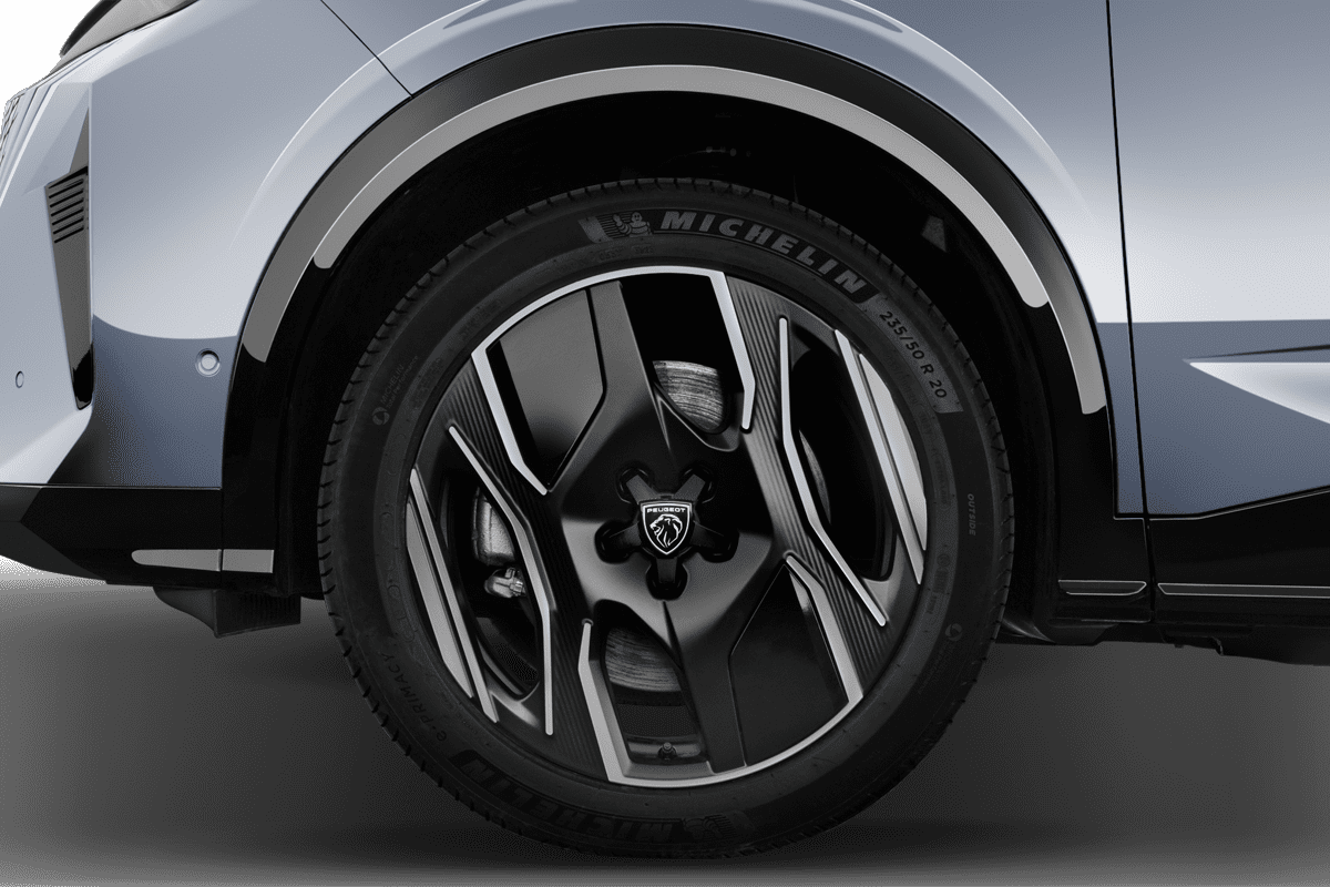Radkappe oder Felge eines Peugeot e-3008 