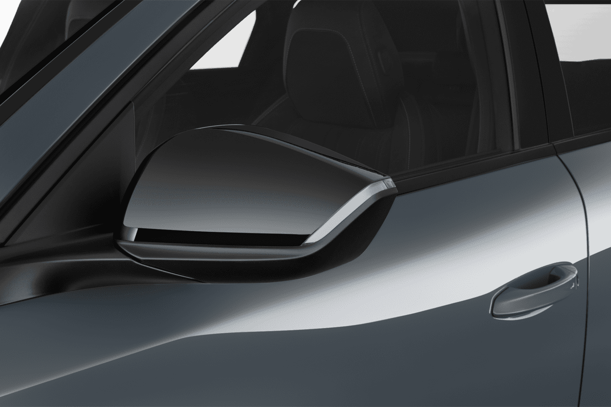 Rückspiegel eines Peugeot e308 SW