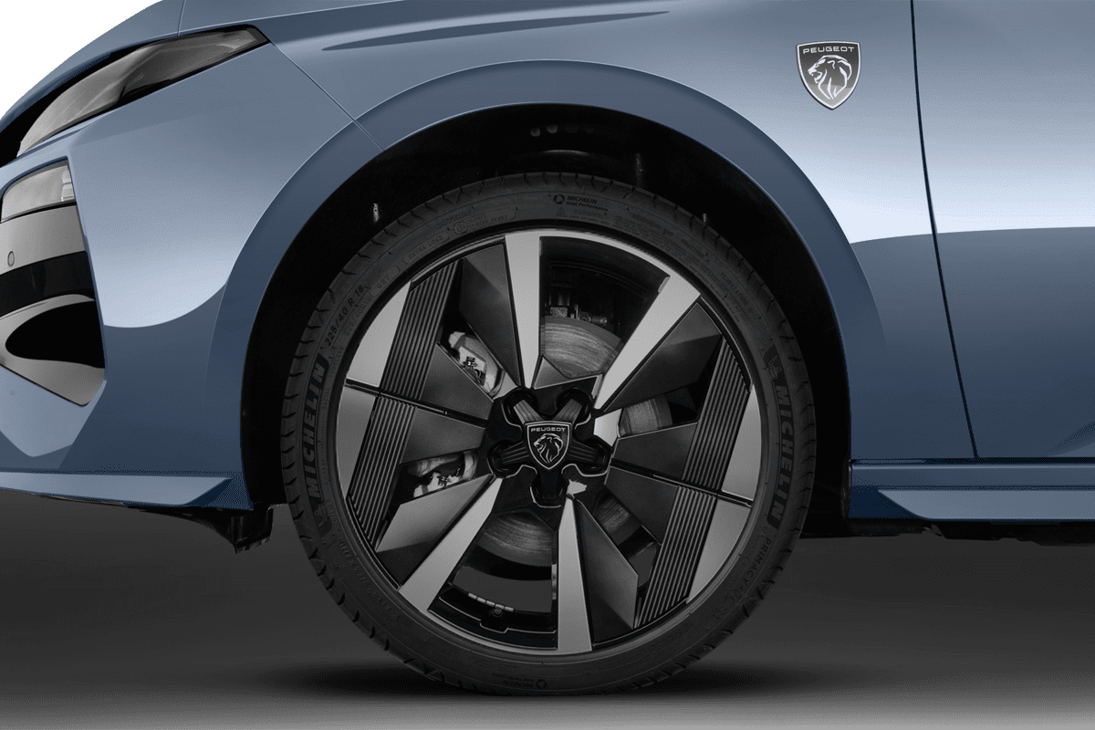 Radkappe oder Felge eines Peugeot e308 SW