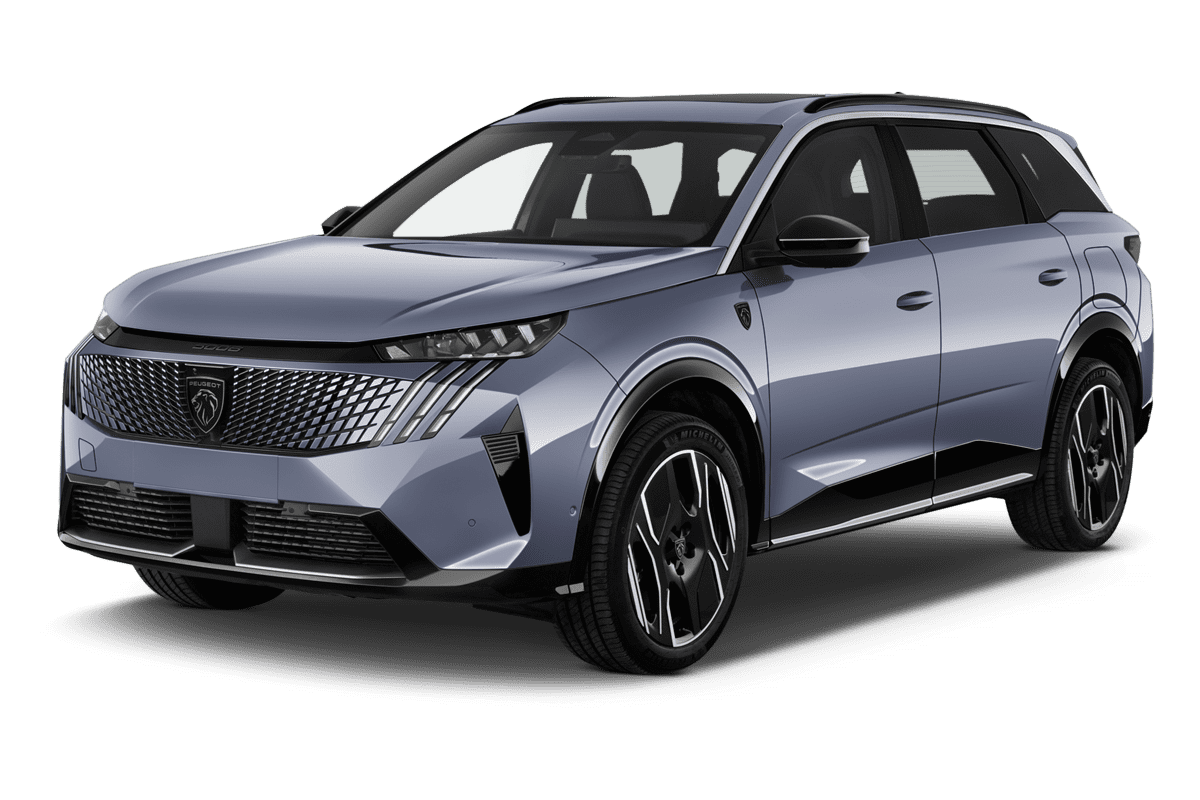 Schräge Frontansicht eines Peugeot 5008, freigestellt