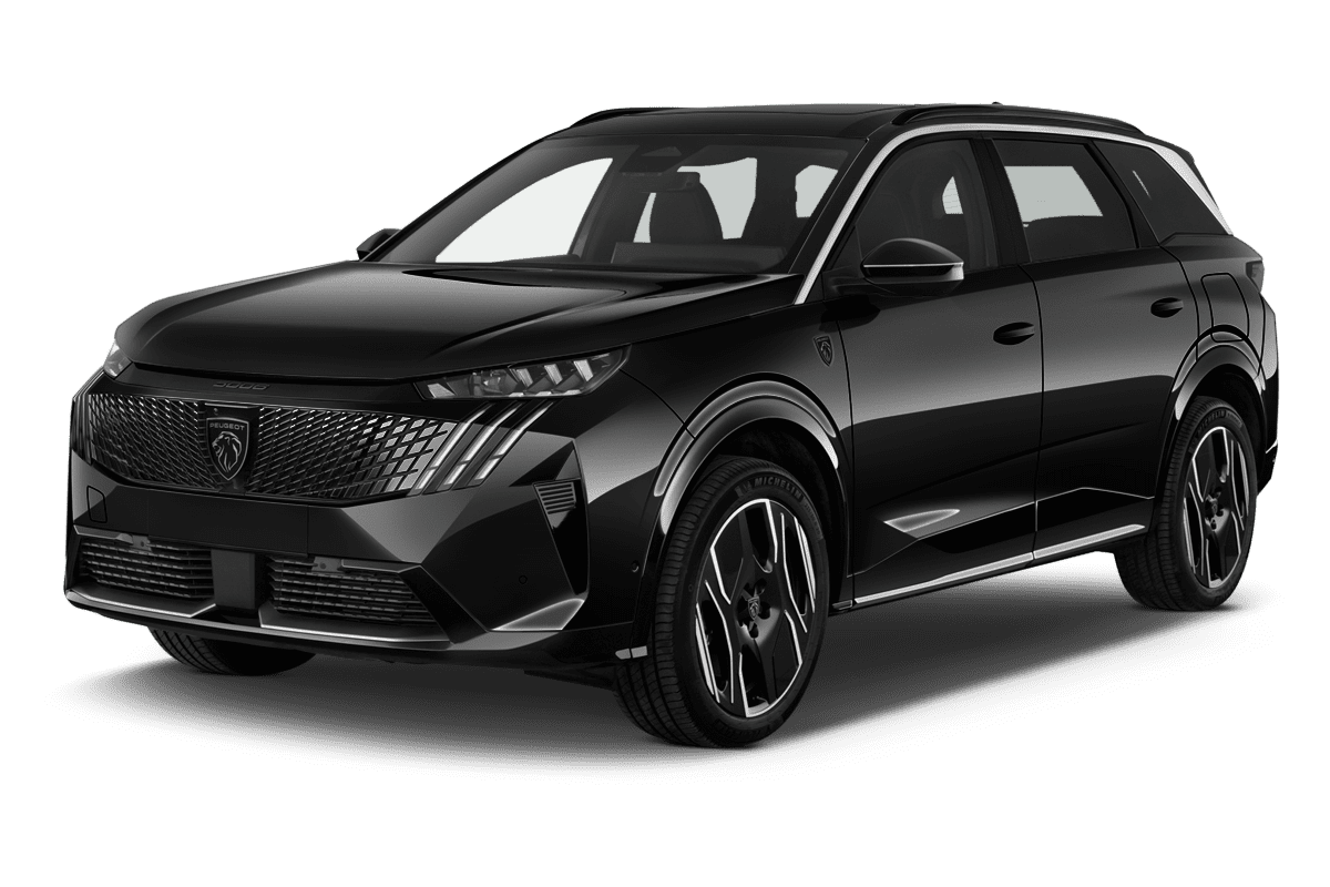 Schräge Frontansicht eines Peugeot 5008, freigestellt