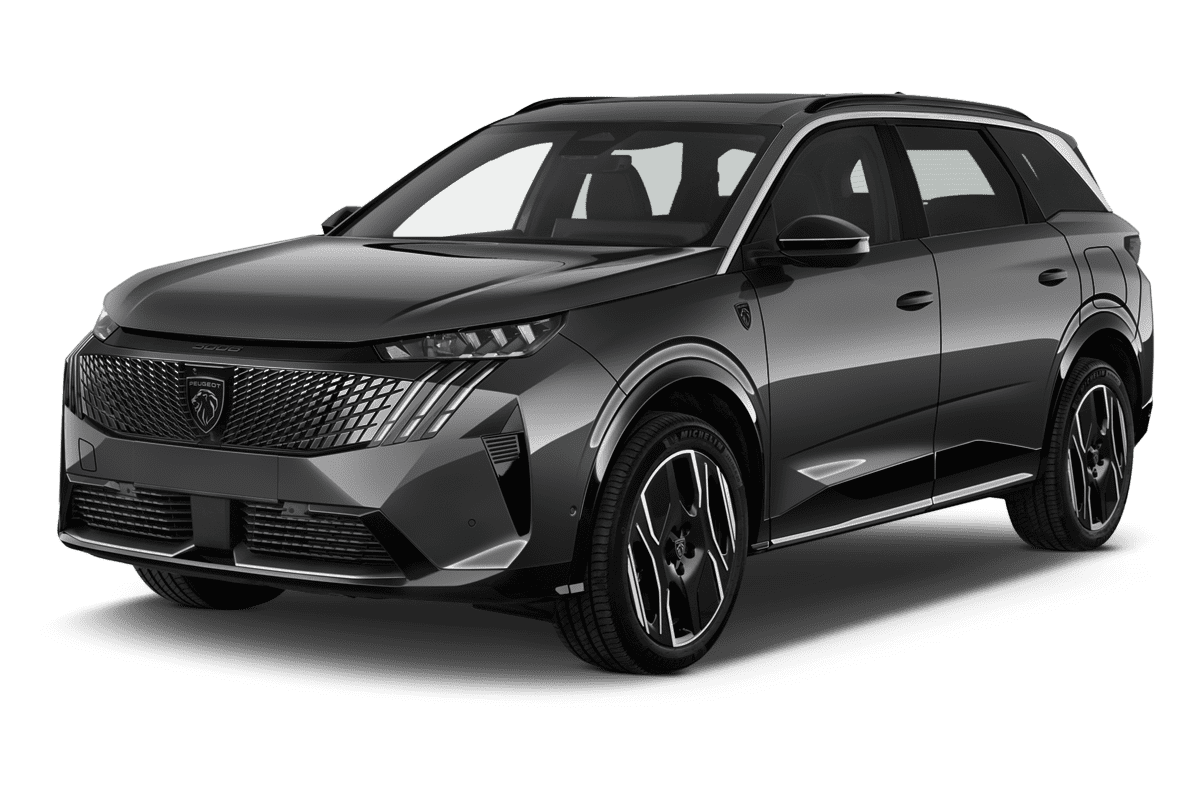 Schräge Frontansicht eines Peugeot 5008, freigestellt