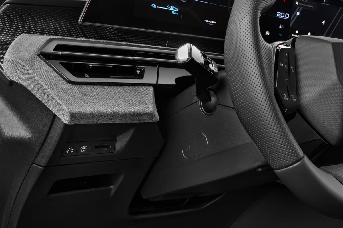 Lüftung eines Peugeot e-5008  (KI-generiert)