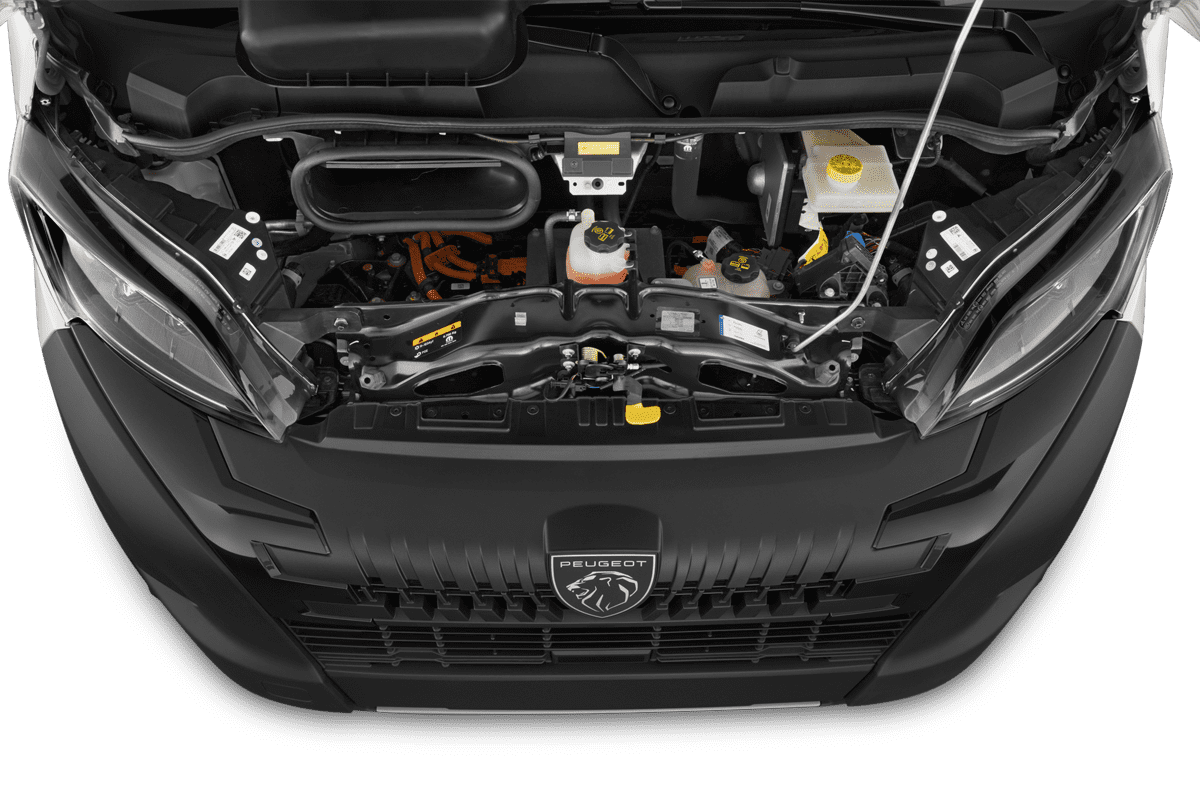 Motorraum eines Peugeot e-Boxer