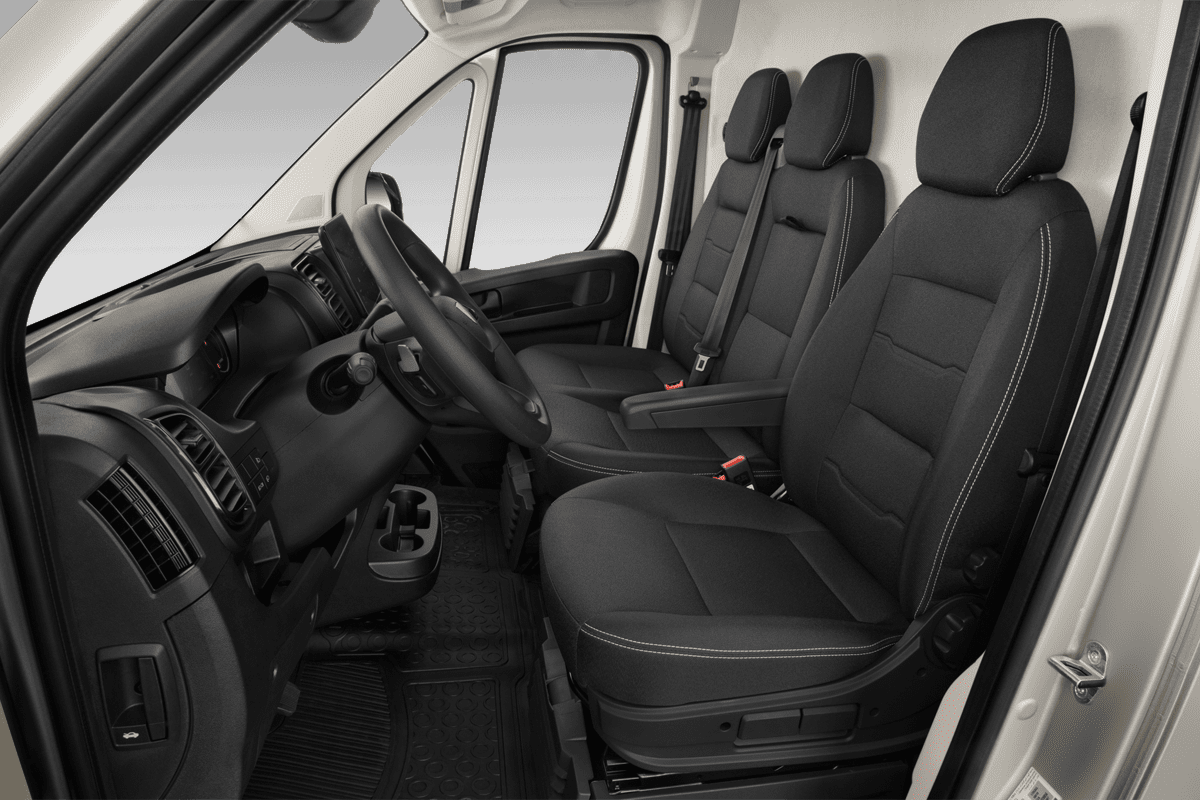 Vordersitze eines Peugeot e-Boxer