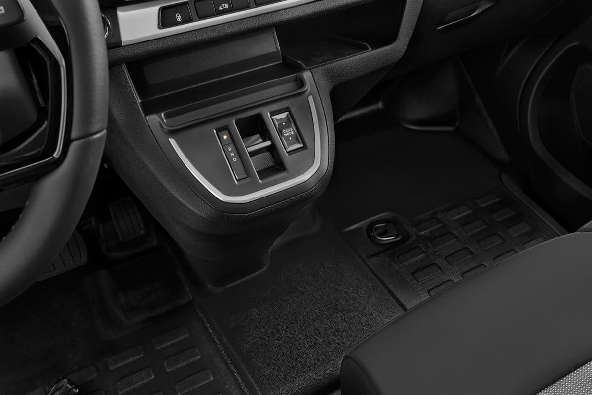 Schaltknüppel eines Peugeot E-Expert Kastenwagen 