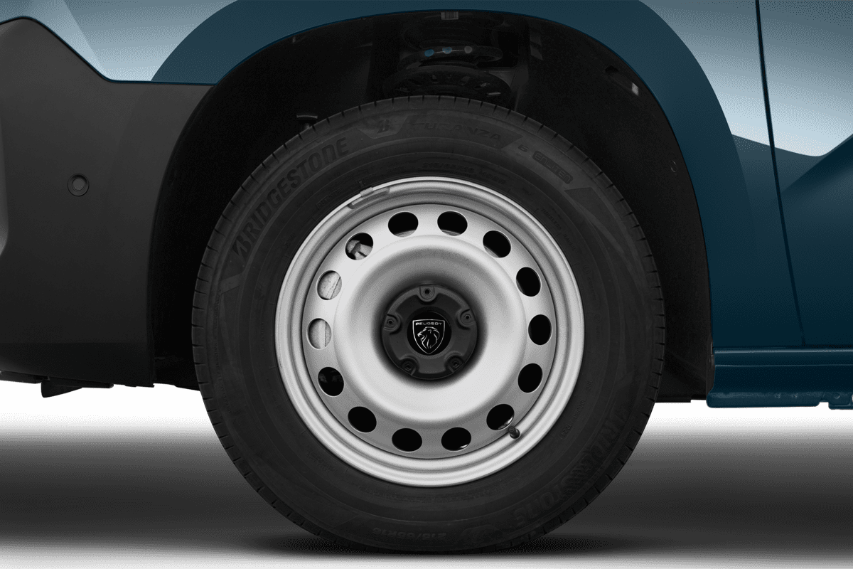 Radkappe oder Felge eines Peugeot e-Partner Kastenwagen