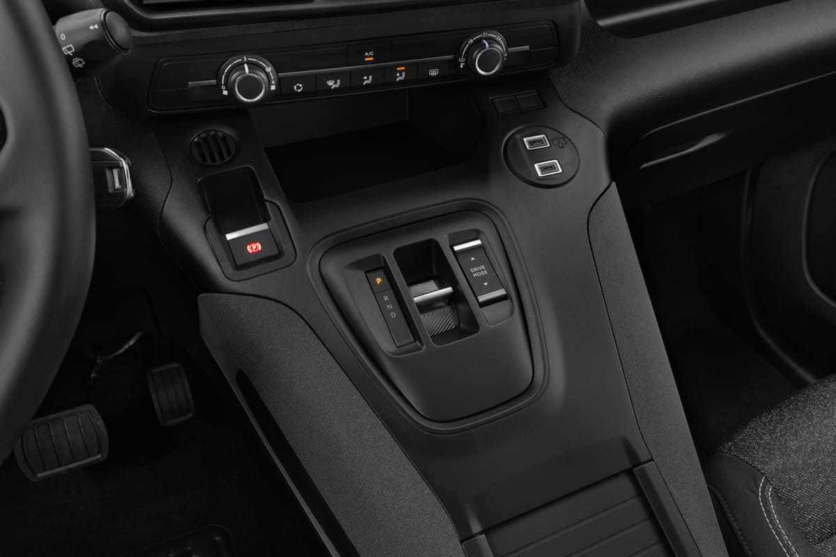 Schaltknüppel eines Peugeot e-Rifter