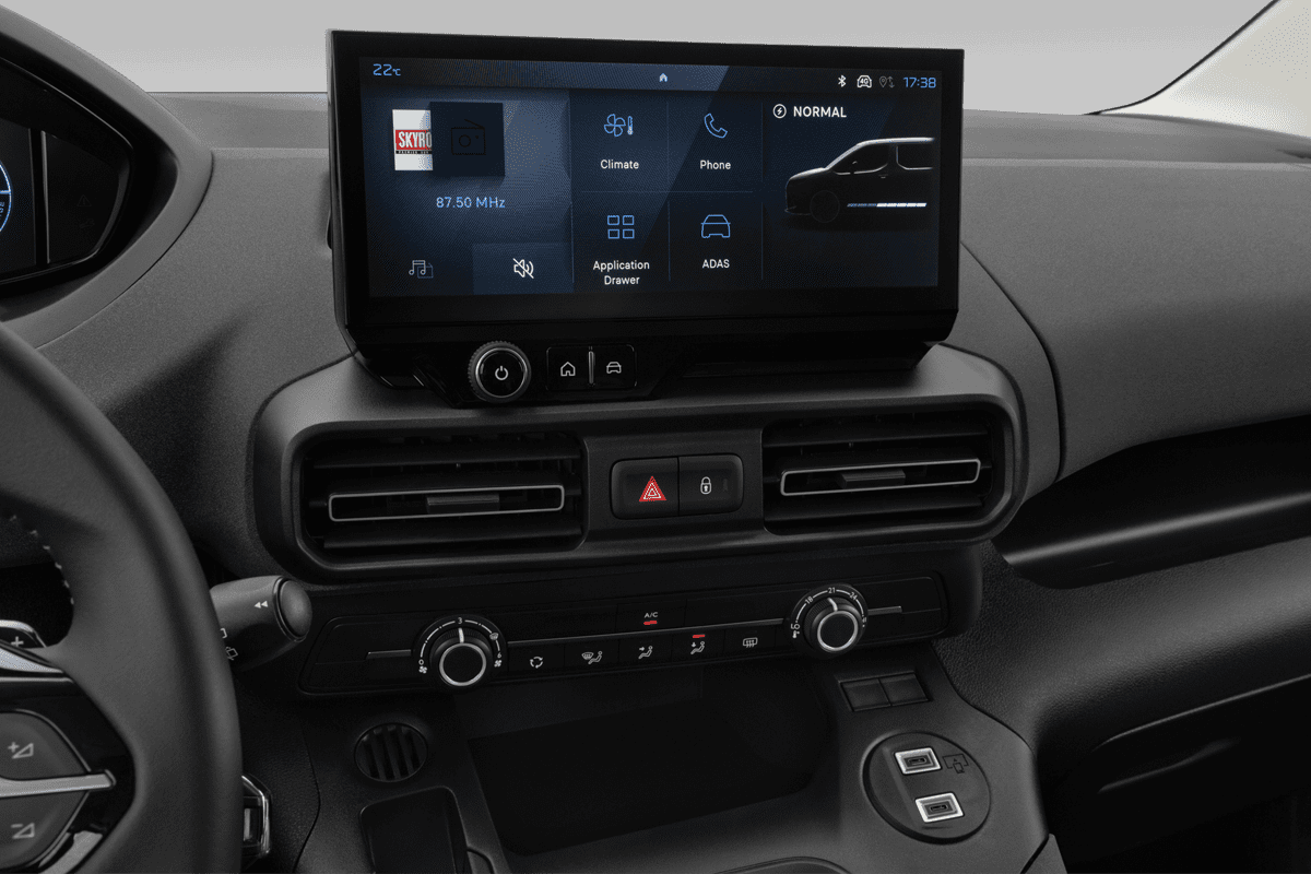 Mittelkonsole eines Peugeot e-Rifter