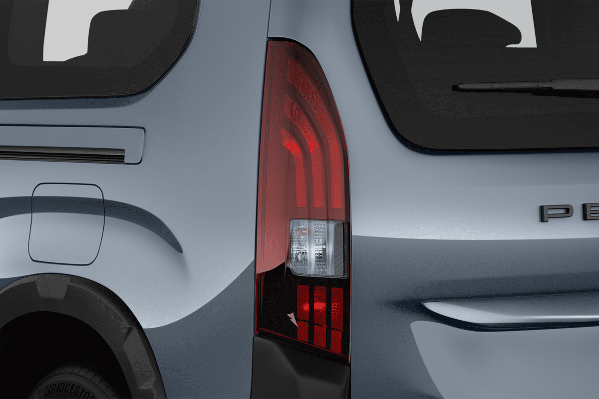 Heckleuchten eines Peugeot e-Rifter