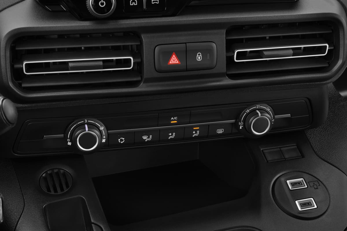 Klimasteuerung eines Peugeot e-Rifter