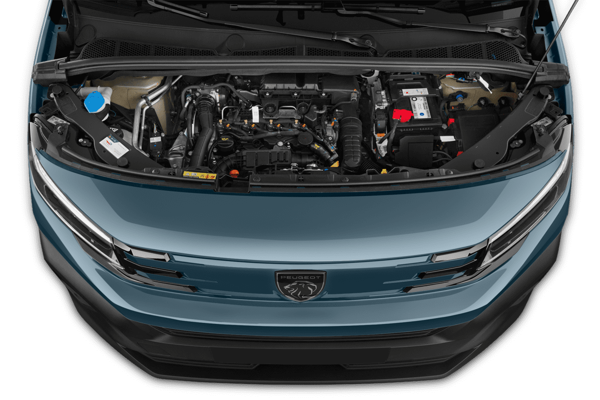 Motorraum eines Peugeot Partner Kastenwagen