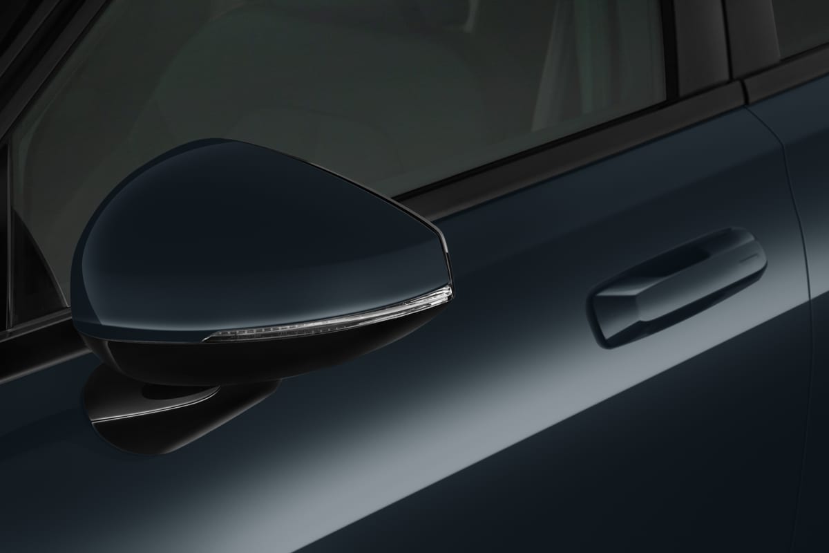 Rückspiegel eines Polestar 2