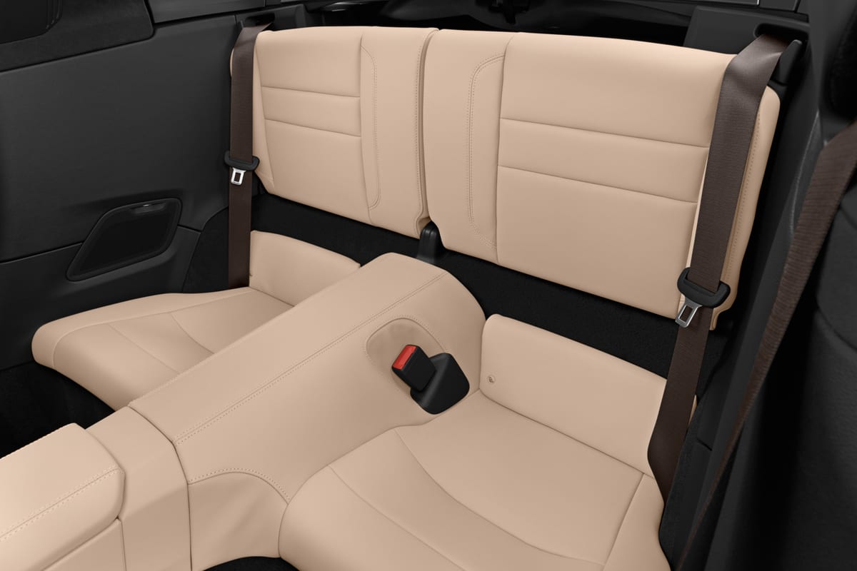 Rücksitzbank eines Porsche 911 Targa