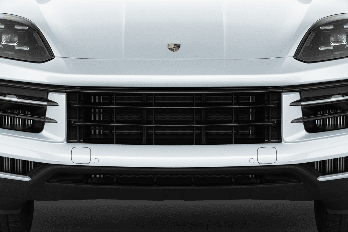 Kühlergrill eines Porsche Cayenne