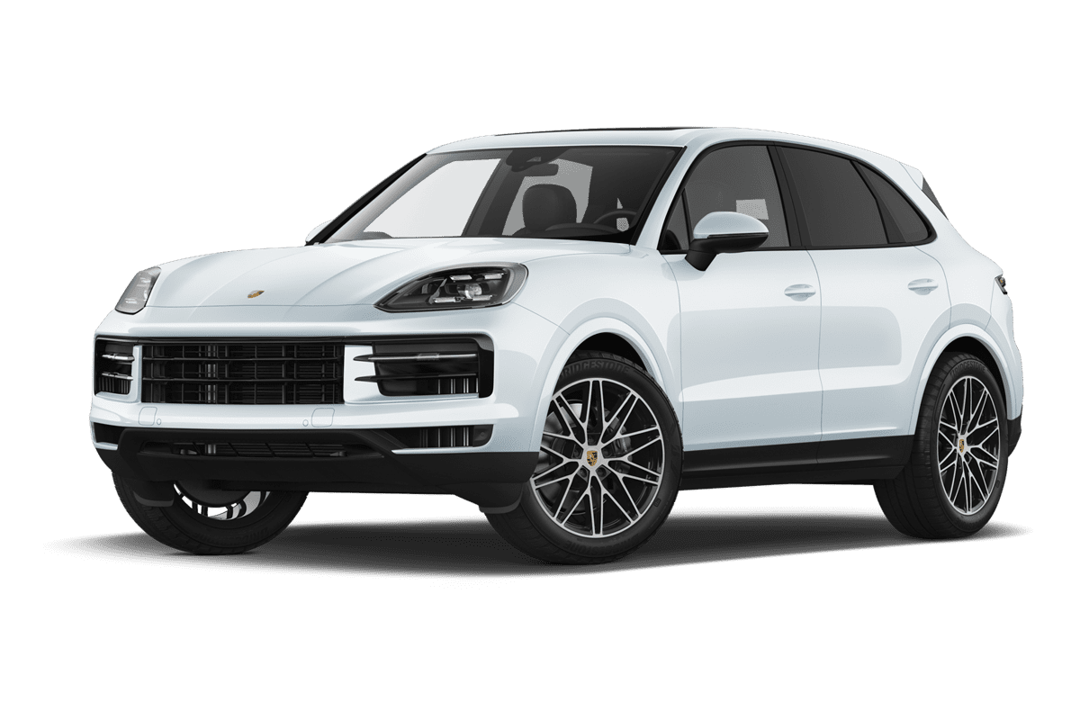 Tiefe, schräge Heckansicht eines Porsche Cayenne, freigestellt