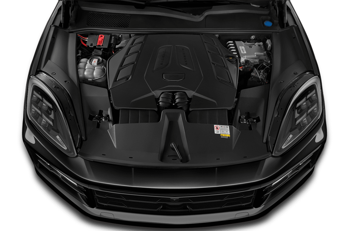 Motorraum eines Porsche Cayenne Black Edition Plug-in-Hybrid