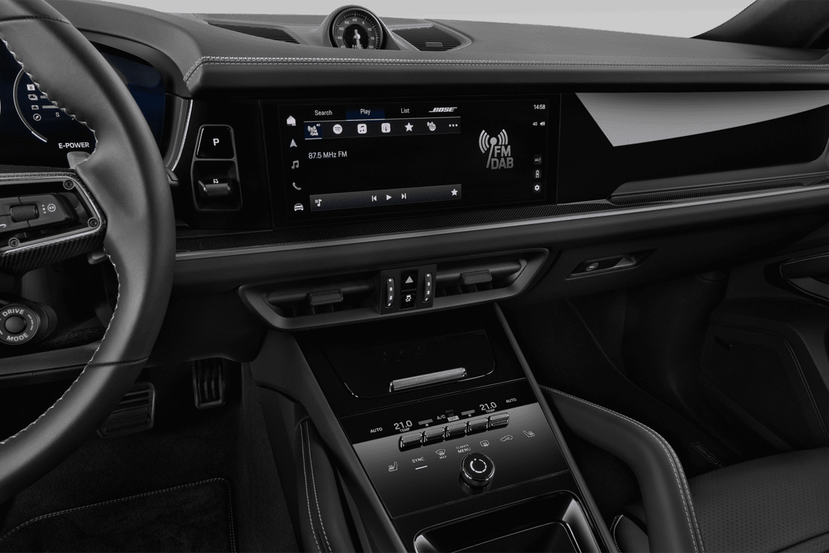 Audiosystem eines Porsche Cayenne Plug-in-Hybrid