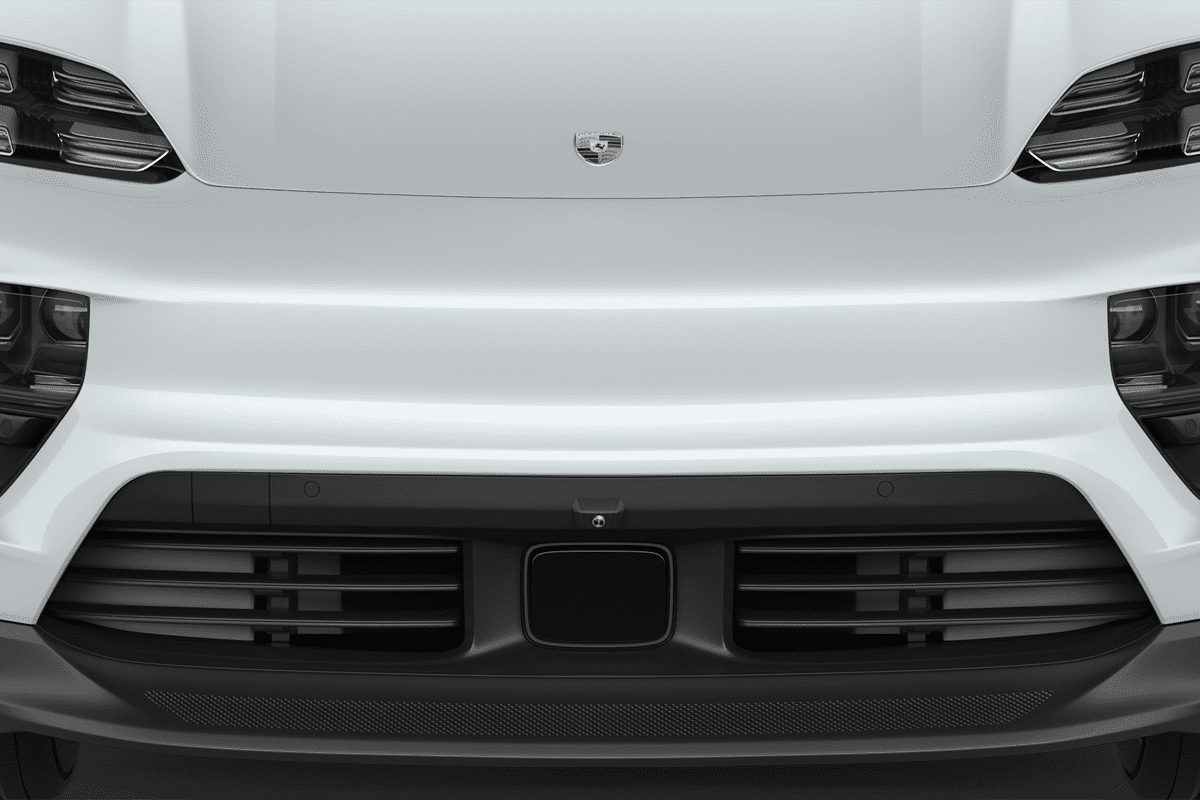 Kühlergrill eines Porsche Macan BEV