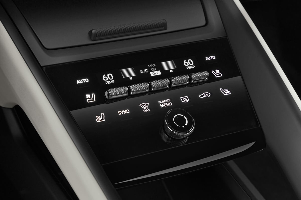 Klimasteuerung eines Porsche Macan BEV  (KI-generiert)