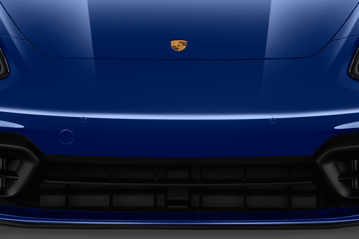 Kühlergrill eines Porsche Panamera