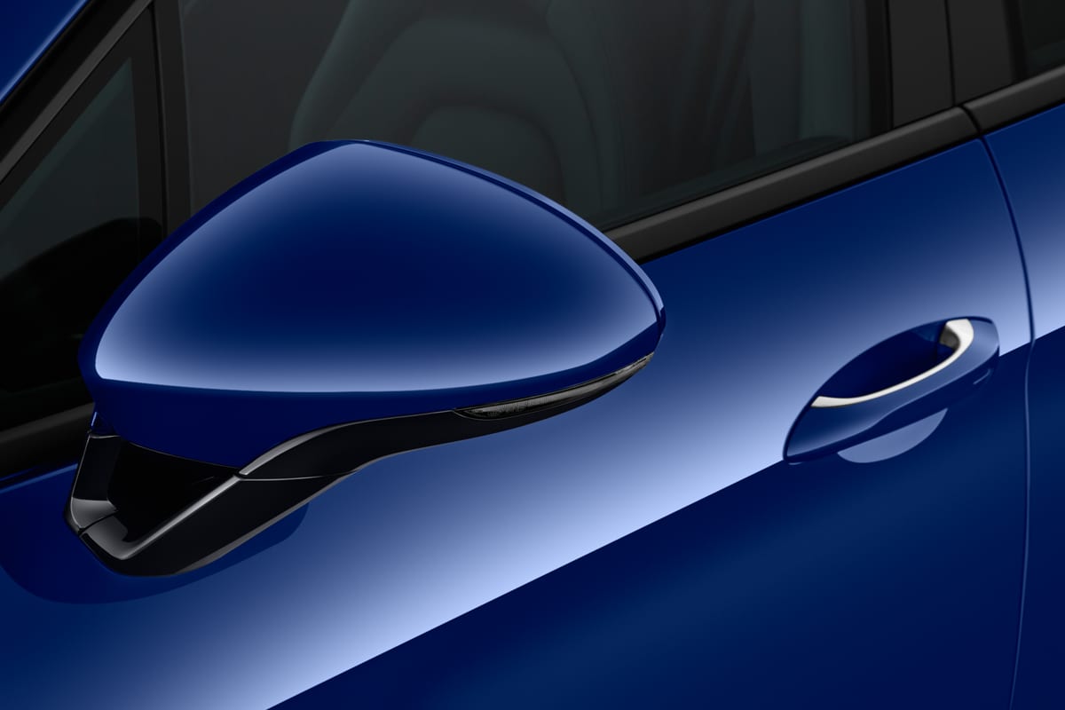 Rückspiegel eines Porsche Panamera