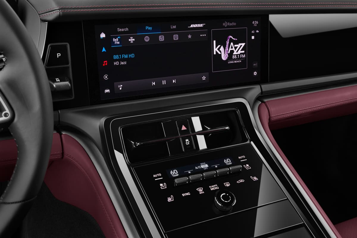 Audiosystem eines Porsche Panamera (KI-generiert)