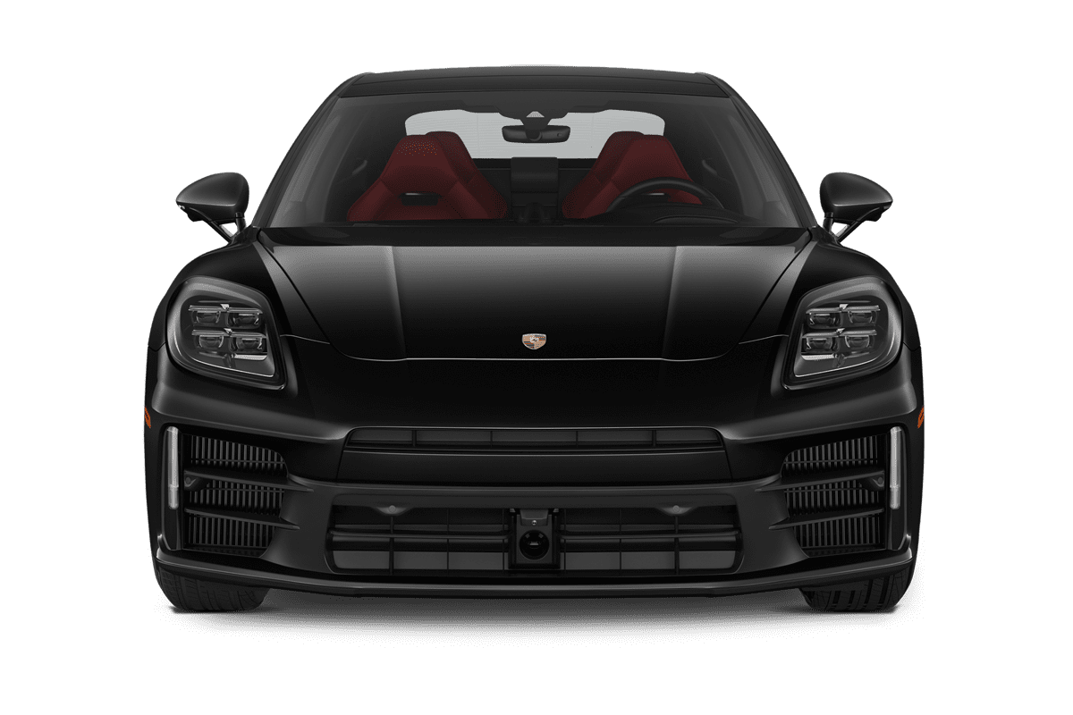 Frontansicht eines Porsche Panamera, freigestellt (KI-generiert)