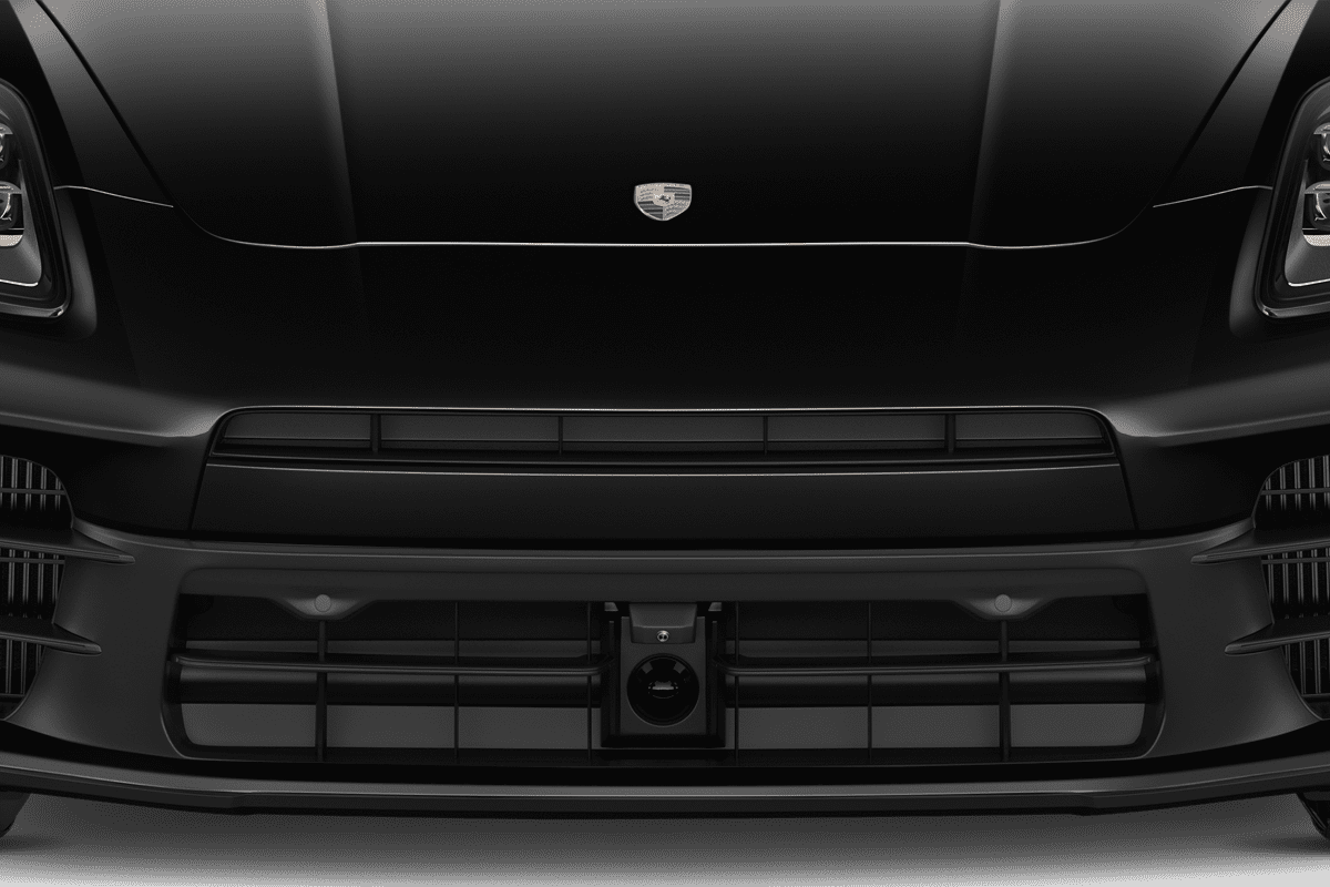 Kühlergrill eines Porsche Panamera (KI-generiert)