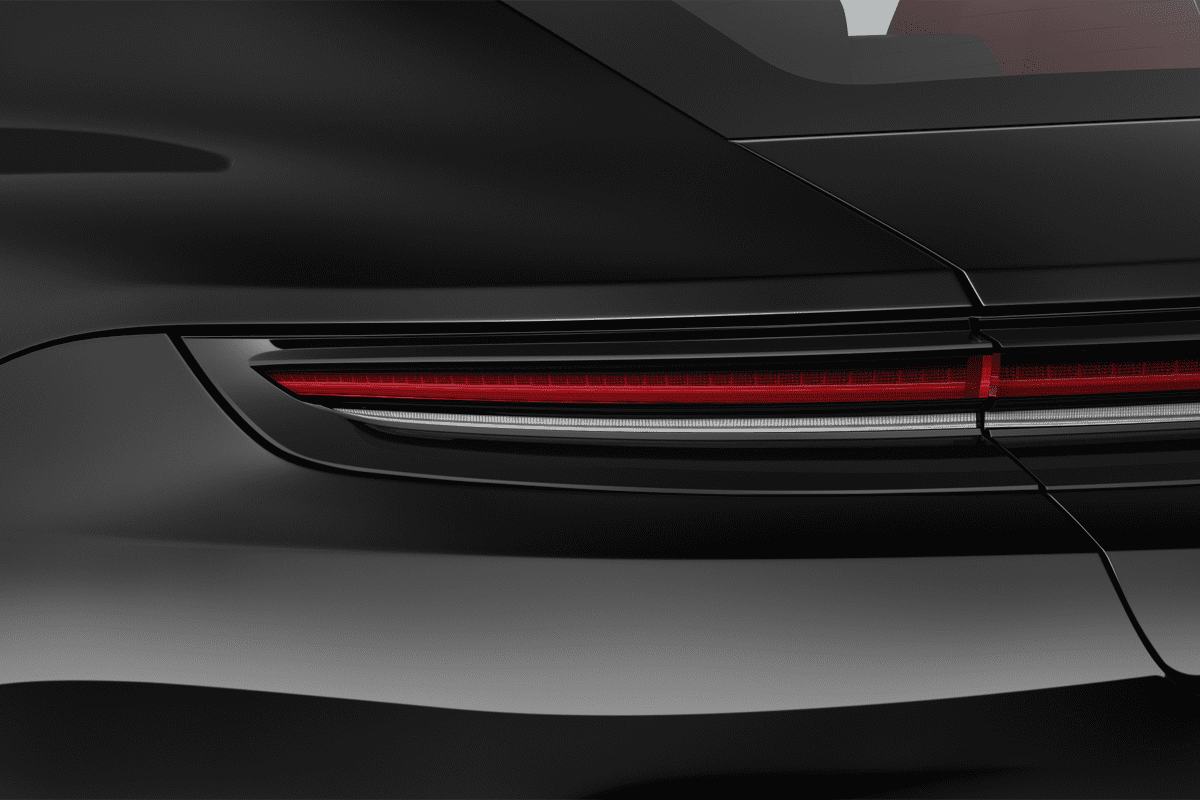 Heckleuchten eines Porsche Panamera (KI-generiert)