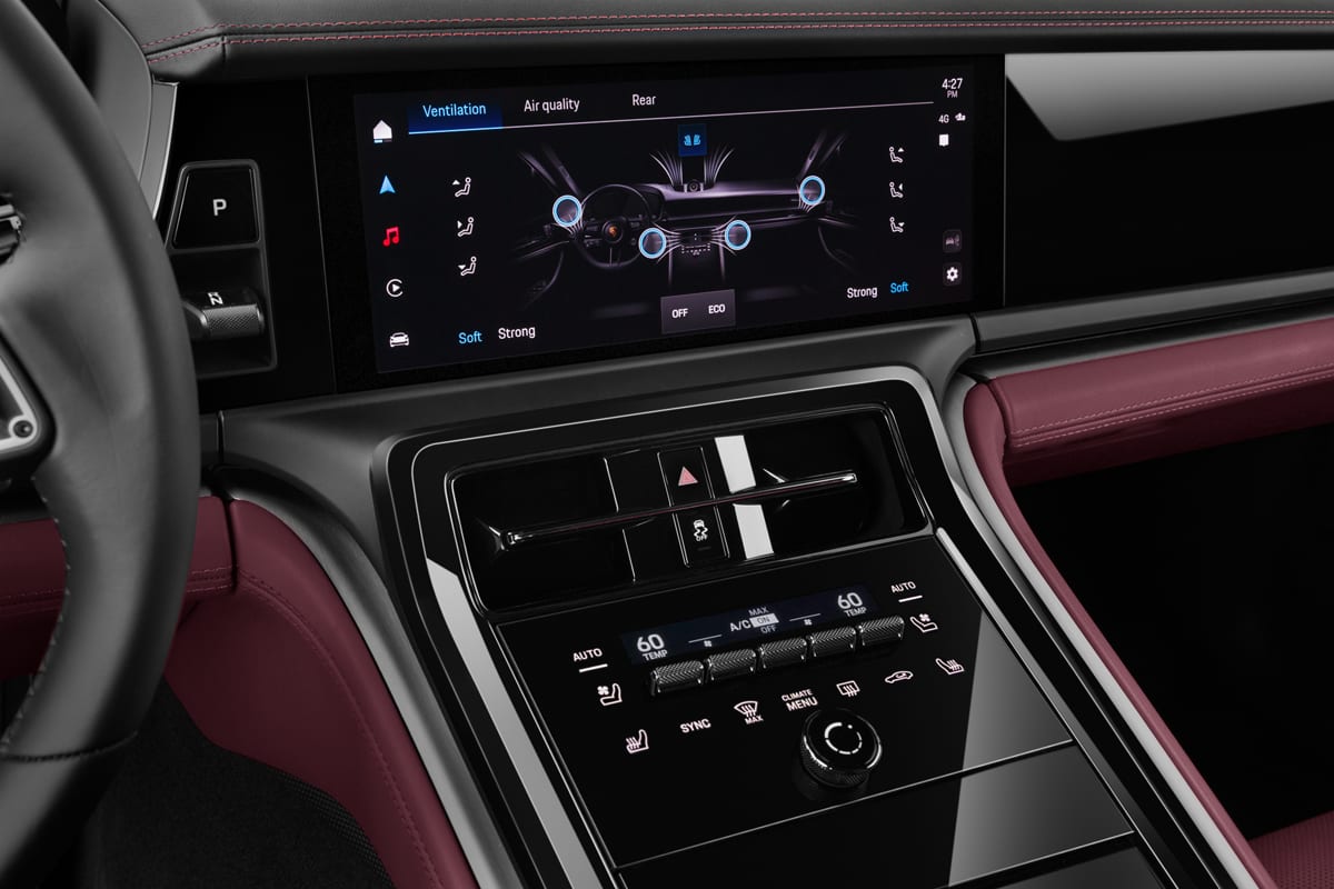 Klimasteuerung eines Porsche Panamera (KI-generiert)