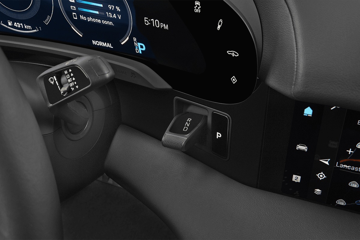 Schaltknüppel eines Porsche Taycan