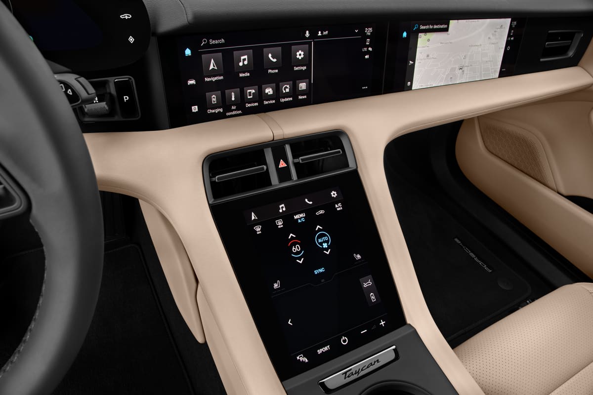 Mittelkonsole eines Porsche Taycan Sport Turismo