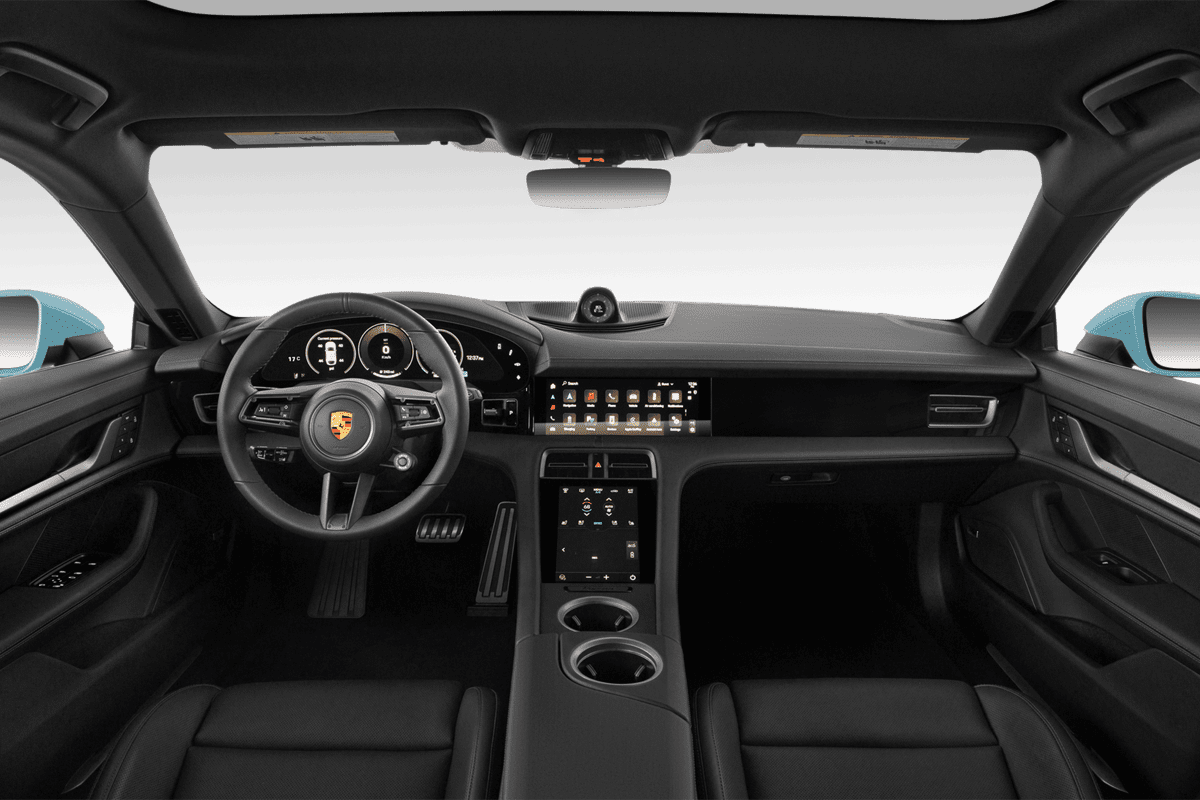 Armaturenbrett eines Porsche Taycan Cross Turismo (KI-generiert)