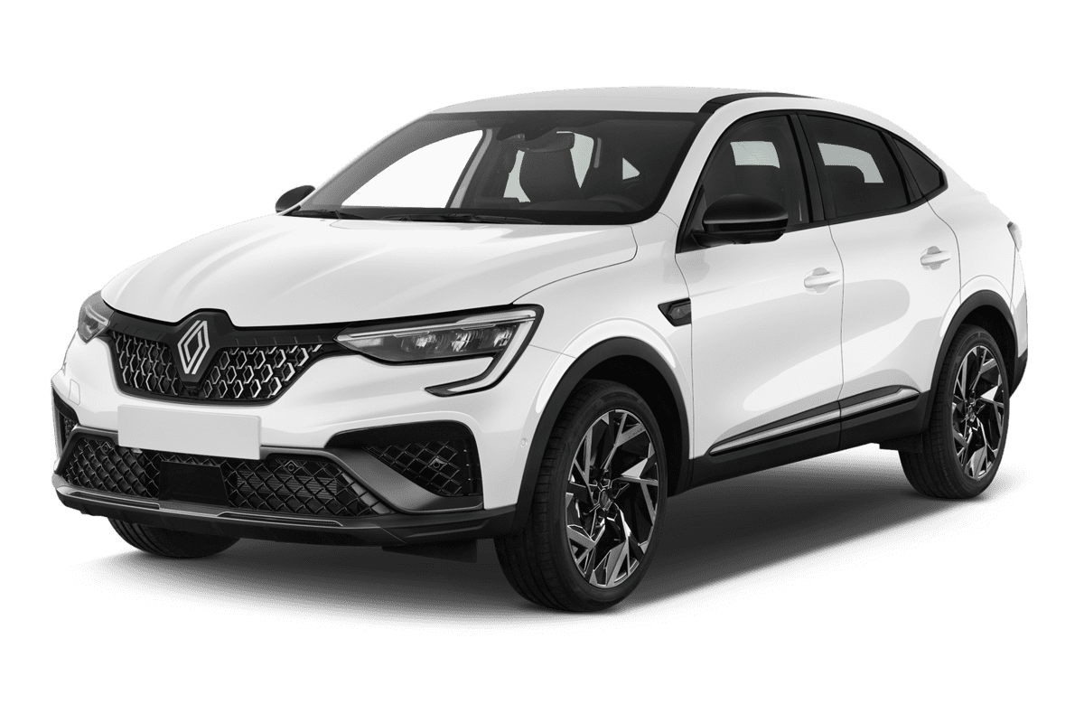 Schräge Frontansicht eines Renault Arkana, freigestellt