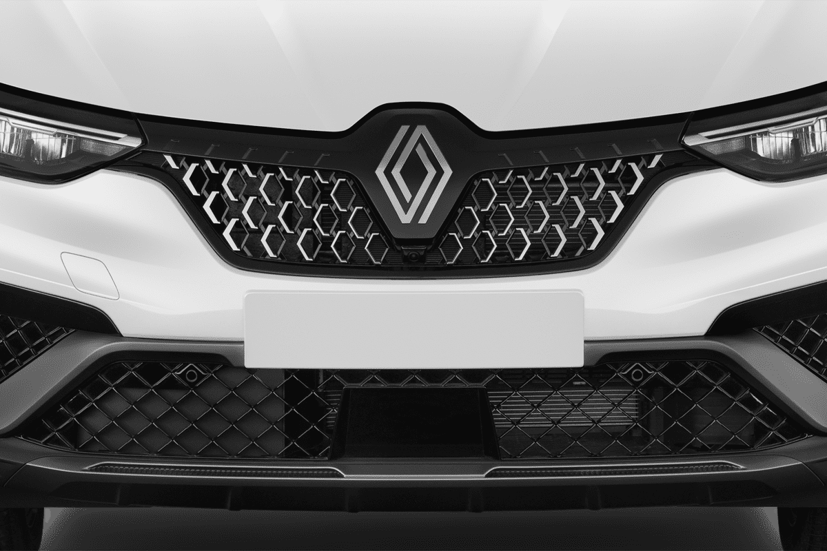 Kühlergrill eines Renault Arkana