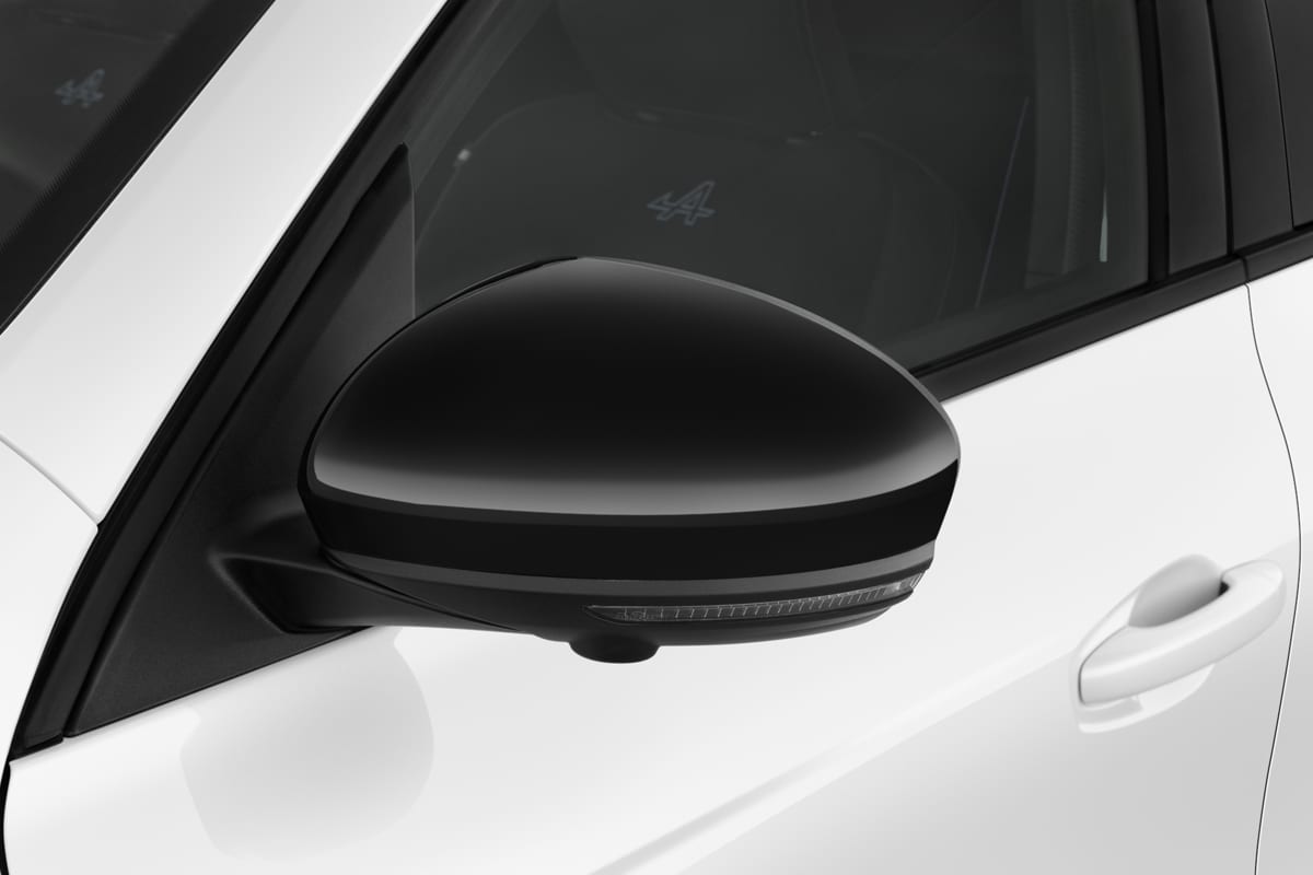 Rückspiegel eines Renault Arkana