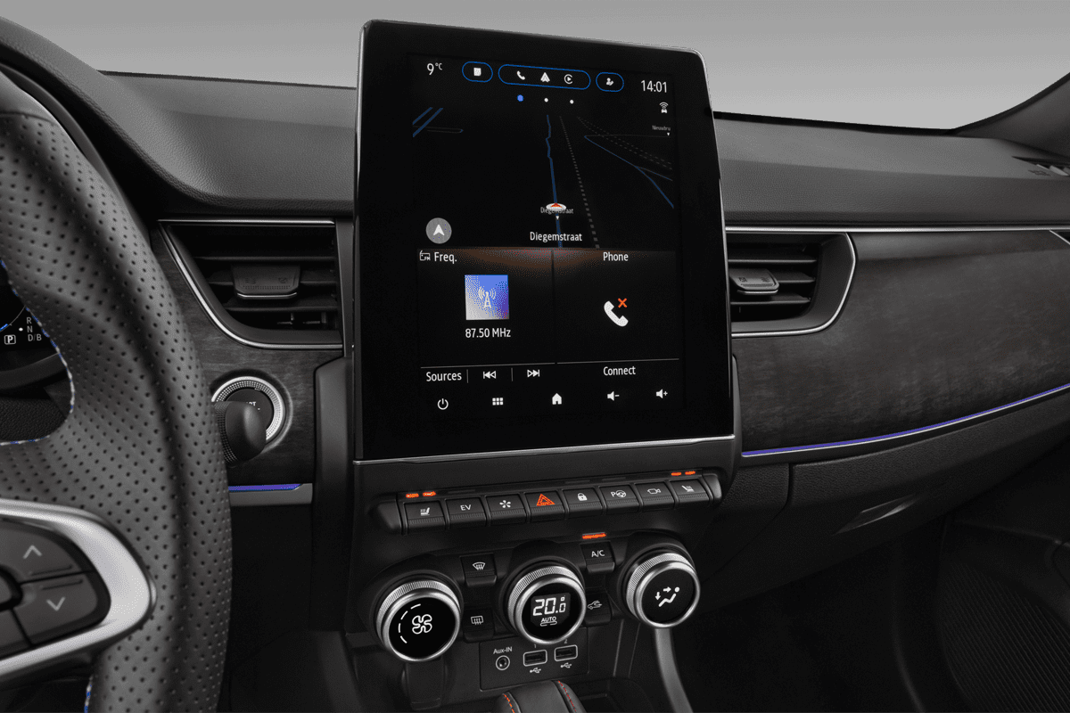 Mittelkonsole eines Renault Arkana Hybrid