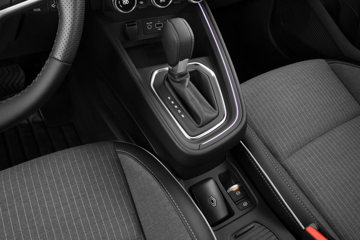 Schaltknüppel eines Renault Clio Hybrid (neues Modell)