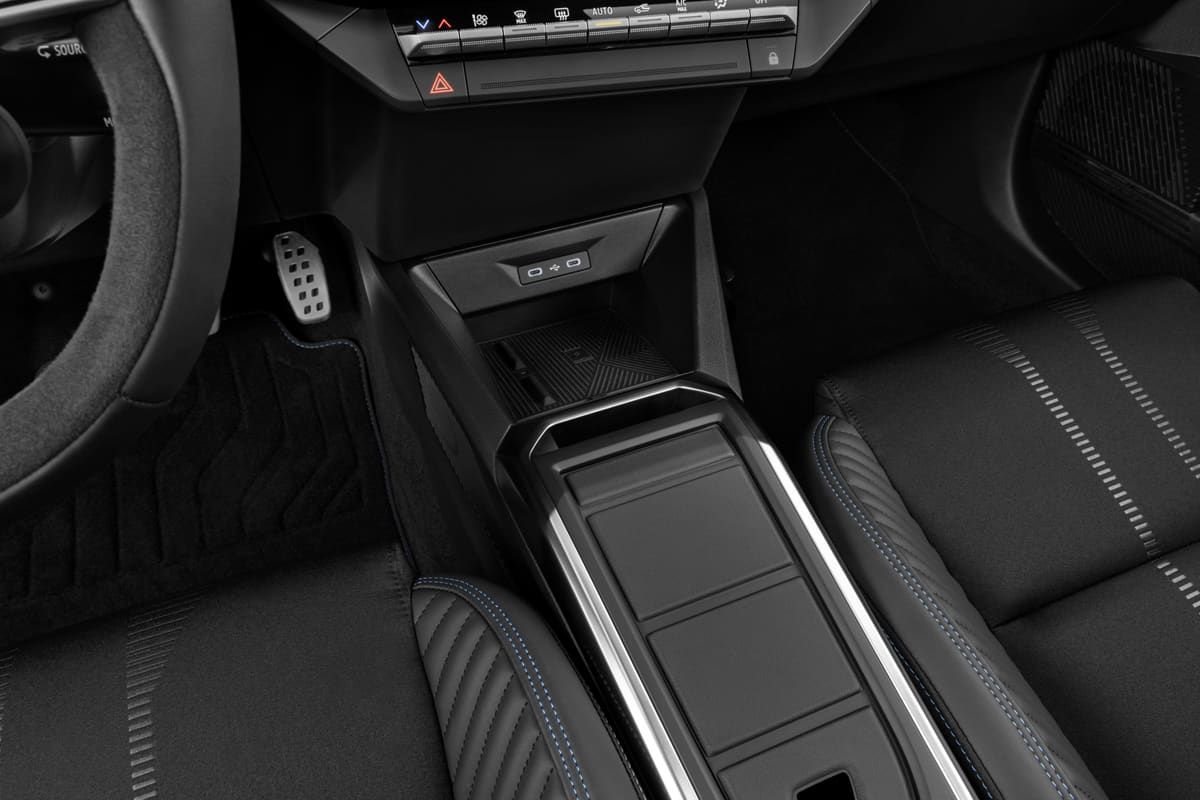 Schaltknüppel eines Renault Clio Hybrid (neues Modell)