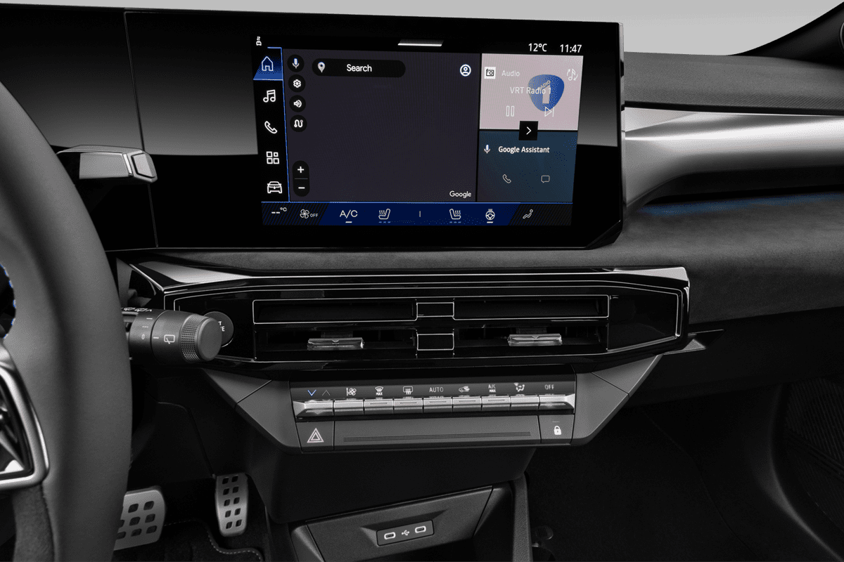 Mittelkonsole eines Renault Clio Hybrid (neues Modell)